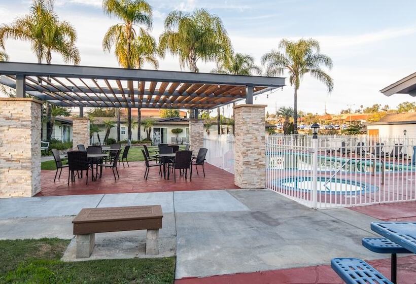 ホテル Fallbrook Country Inn