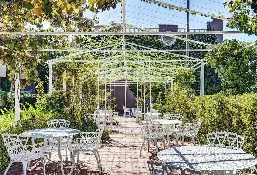 هتل Forest Villas