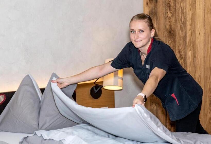 هتل Landgasthof Kreuz Wohlfühlgarantie Auf Dem Weg In Die Ferien