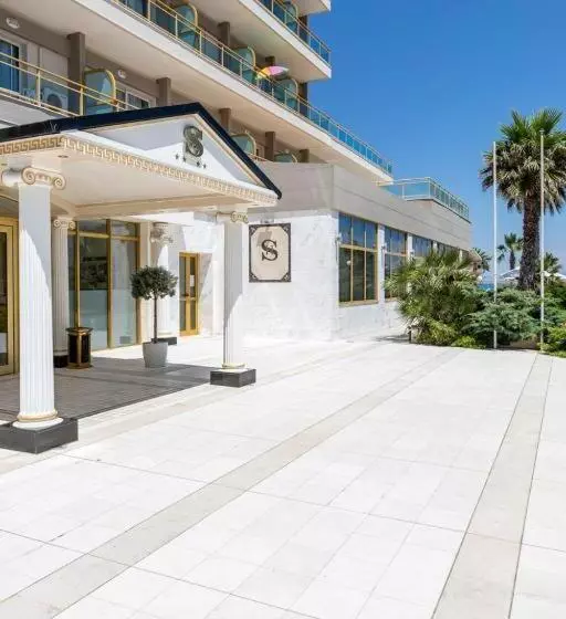 فندق Santa Beach