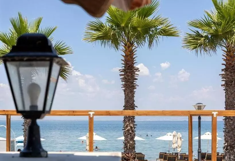 فندق Santa Beach