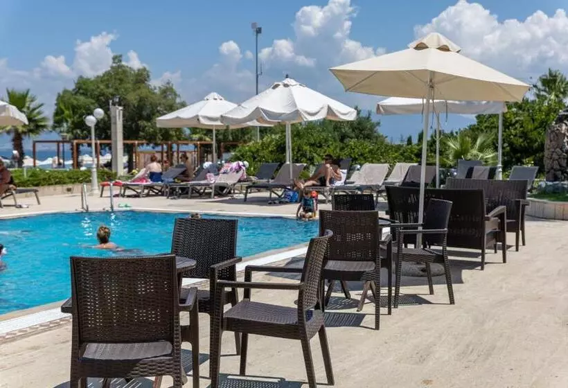 فندق Santa Beach