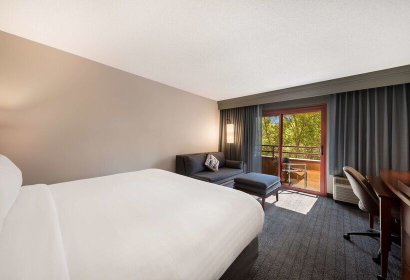 בית מלון כפרי Sonesta Select San Jose Airport