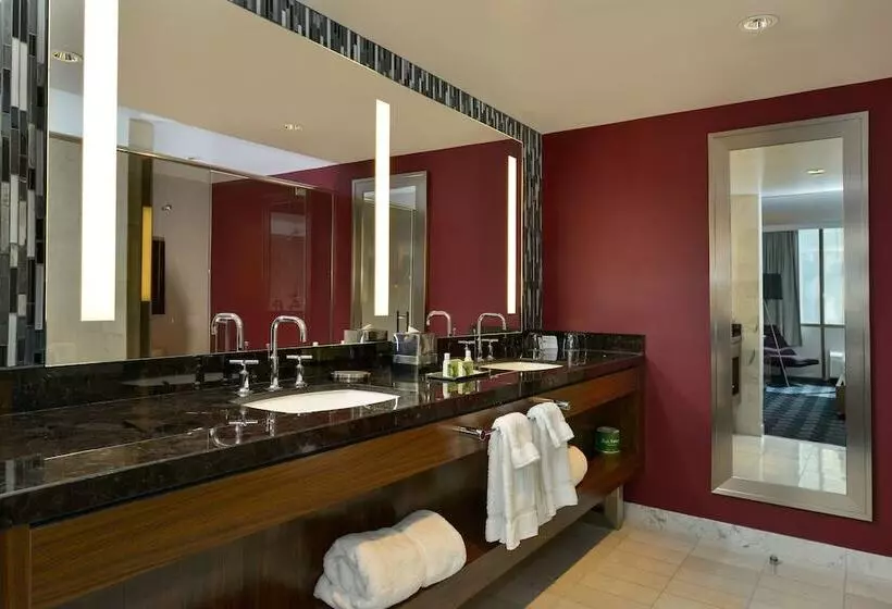 Отель The D Las Vegas