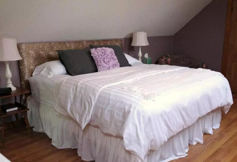 Отель The Inn At Ragged Edge