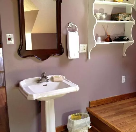 Отель The Inn At Ragged Edge