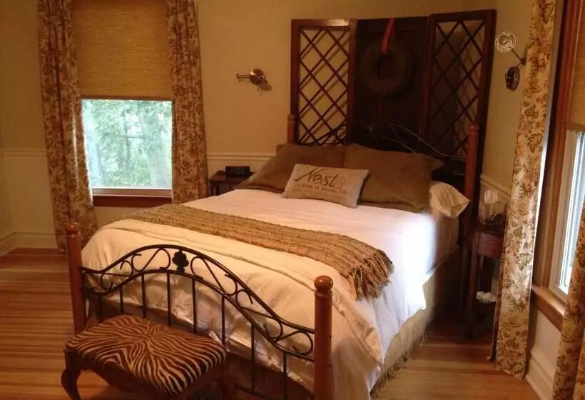 Отель The Inn At Ragged Edge