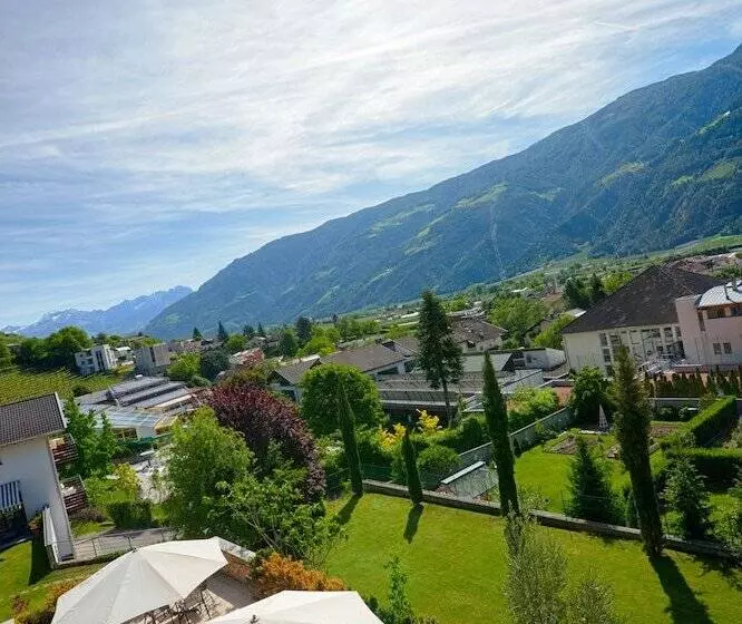 Отель Weingarten