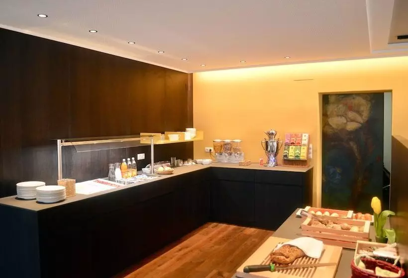 Отель Weingarten