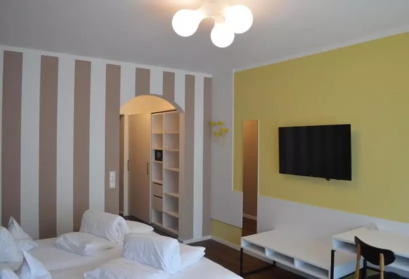 Отель Weingarten