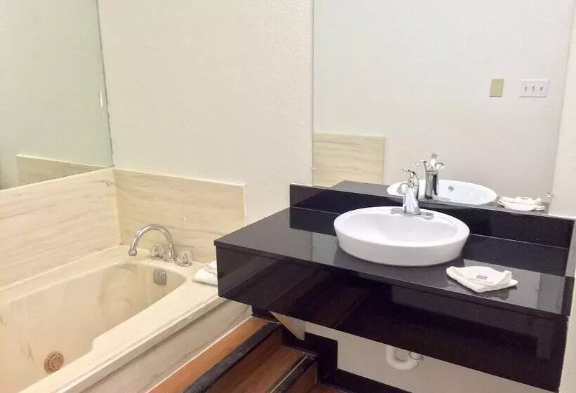 Motel 6longview, Tx  North