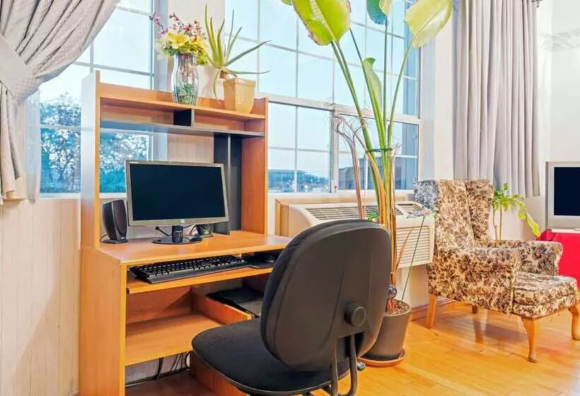 Мотель Super 8 By Wyndham Auburn