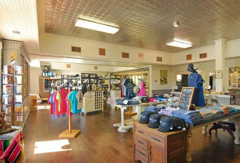 Palm Canyon Hotel And Rv Resort