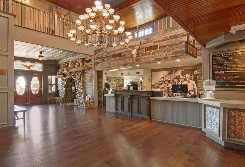 Palm Canyon Hotel And Rv Resort