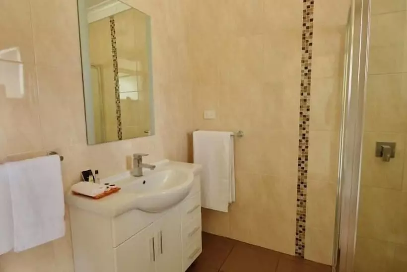 فندق Avondel Motor Inn