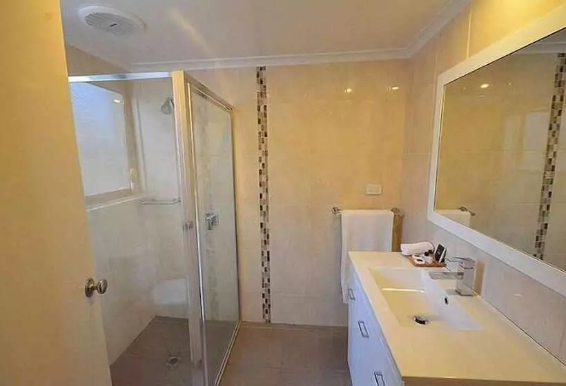 فندق Avondel Motor Inn