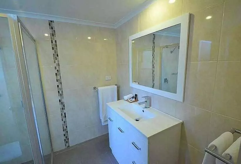 فندق Avondel Motor Inn