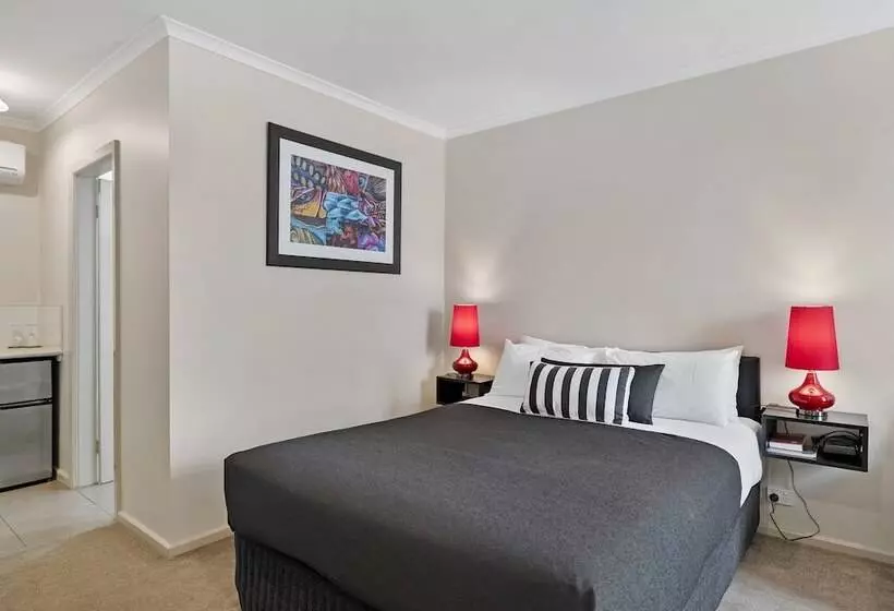 فندق Avondel Motor Inn