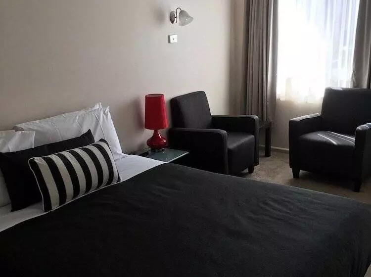 فندق Avondel Motor Inn