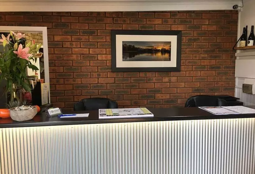 فندق Avondel Motor Inn