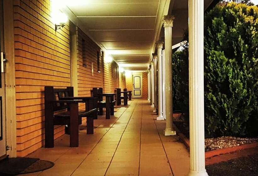 בית מלון כפרי Hilltops Retreat Motor Inn