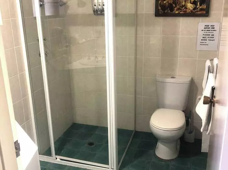 فندق Hilltops Retreat Motor Inn