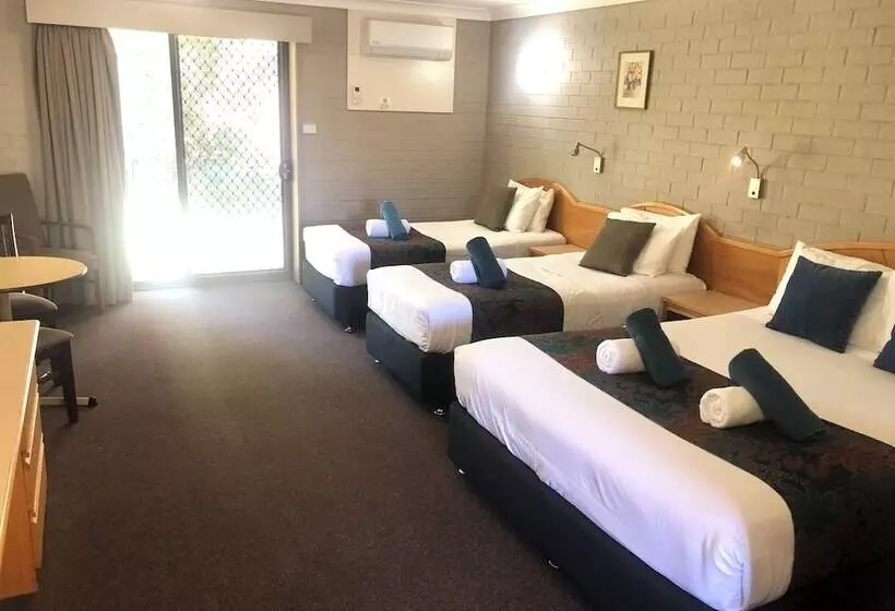 فندق Hilltops Retreat Motor Inn