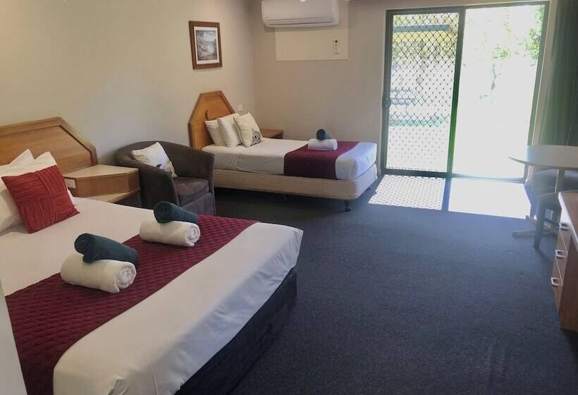 בית מלון כפרי Hilltops Retreat Motor Inn