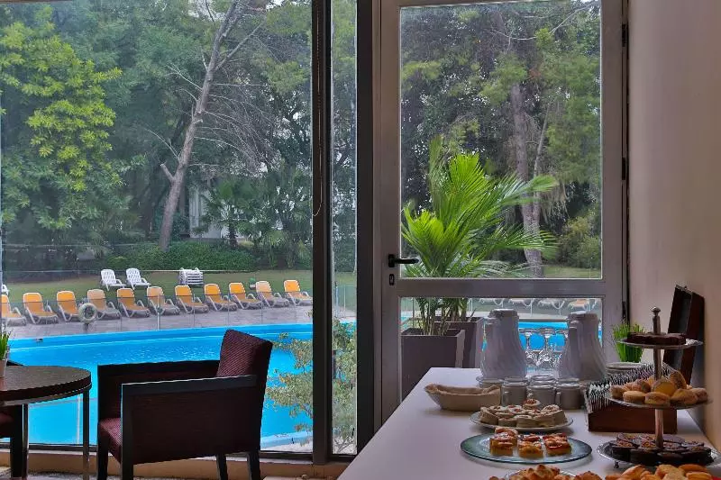 Howard Johnson By Wyndham Plaza Hotel Mayorazgo