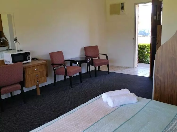 Lakeside Lodge Motel