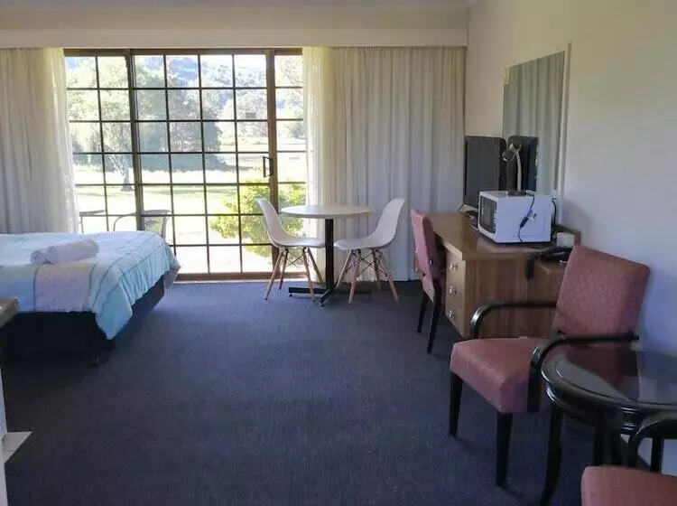 Lakeside Lodge Motel