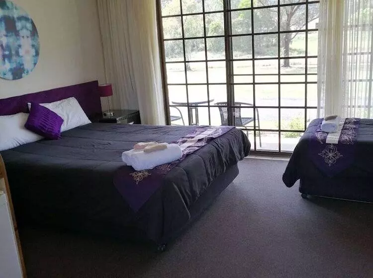 Lakeside Lodge Motel