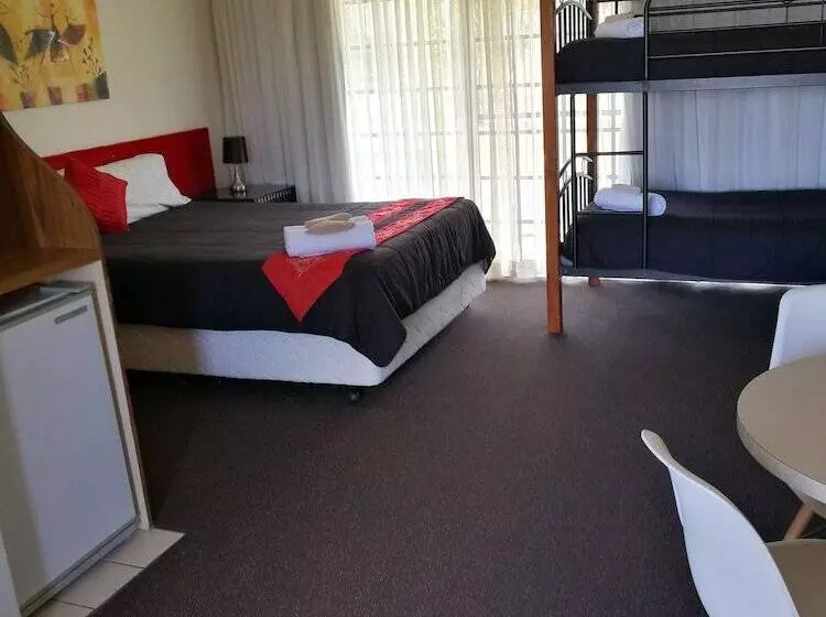 Lakeside Lodge Motel