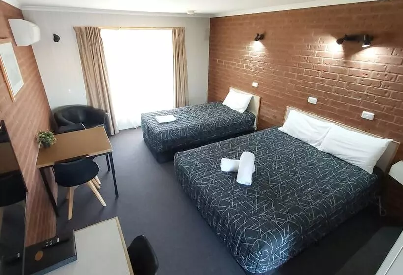 호텔 Country Mile Motor Inn