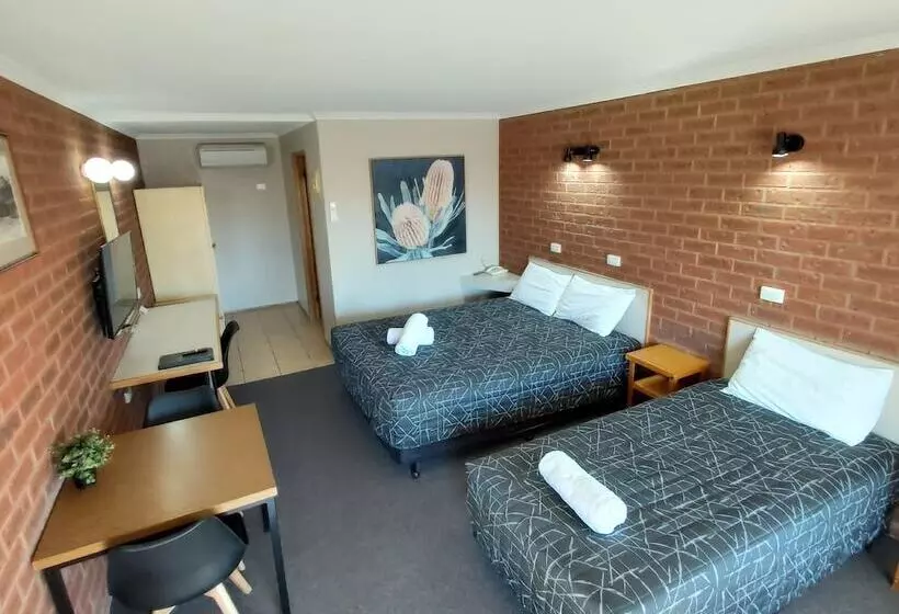 호텔 Country Mile Motor Inn