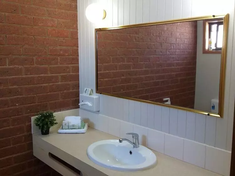 호텔 Country Mile Motor Inn