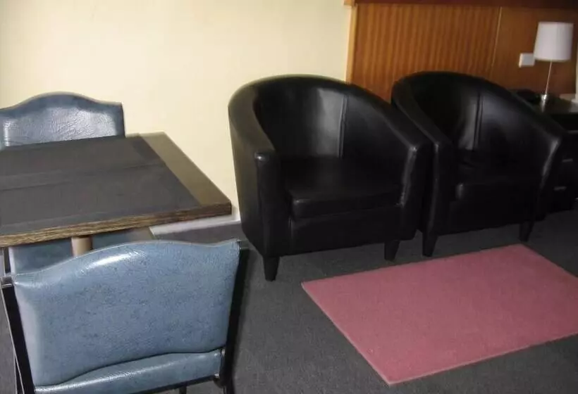 호텔 Darlot Motor Inn