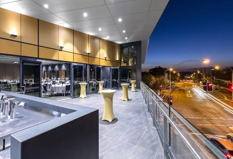 Отель Grand Chancellor Brisbane