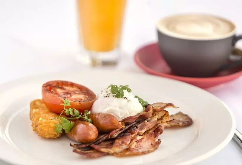 Отель Grand Chancellor Brisbane