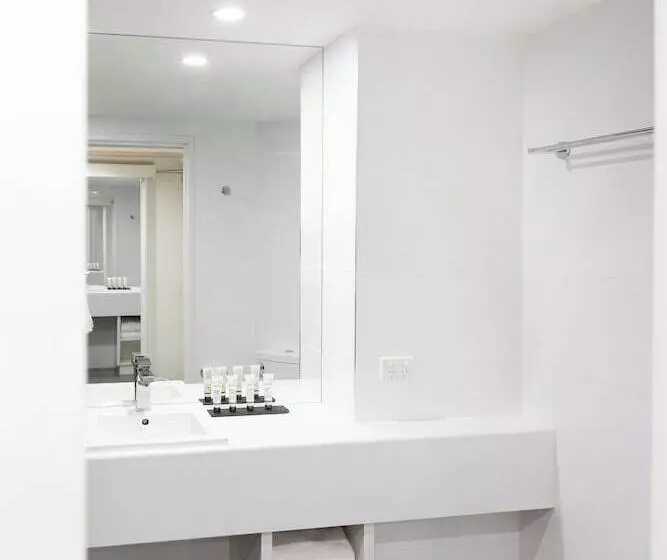 Отель Grand Chancellor Brisbane