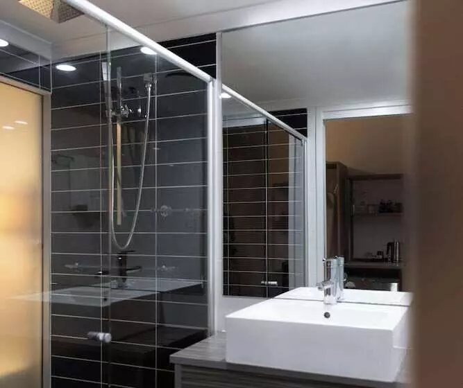 Отель Grand Chancellor Brisbane