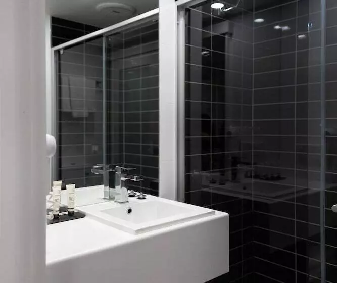 Отель Grand Chancellor Brisbane