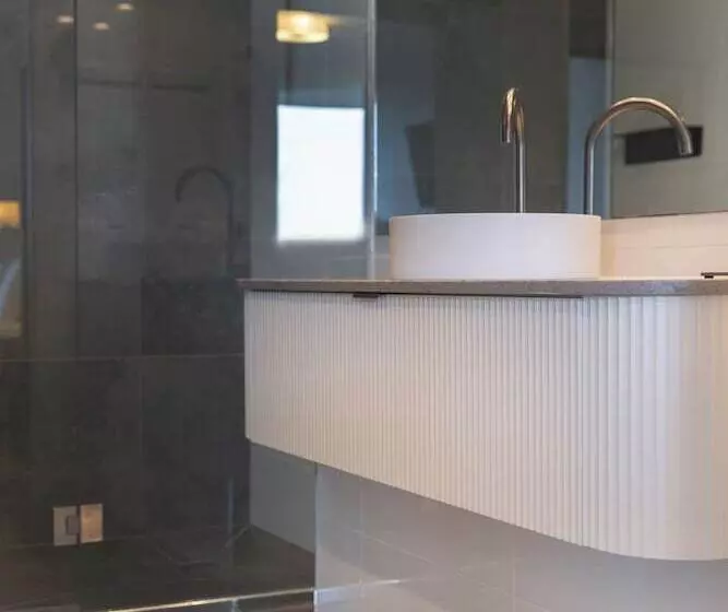 Отель Grand Chancellor Brisbane