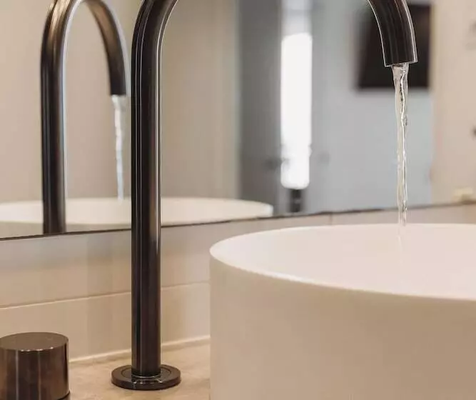 Отель Grand Chancellor Brisbane