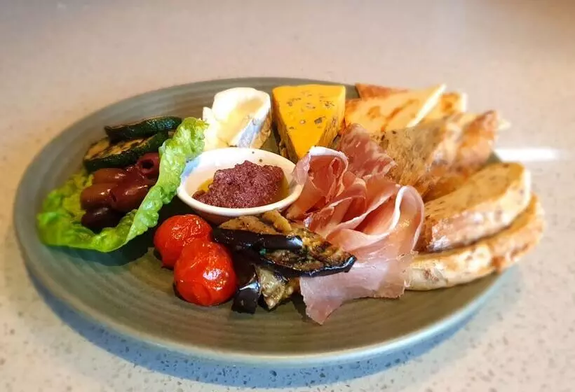 Отель Grand Chancellor Brisbane