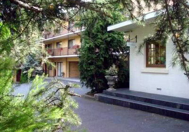 ホテル Grosvenor Court Apartments