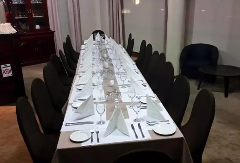 호텔 Hume Villa Motor Inn