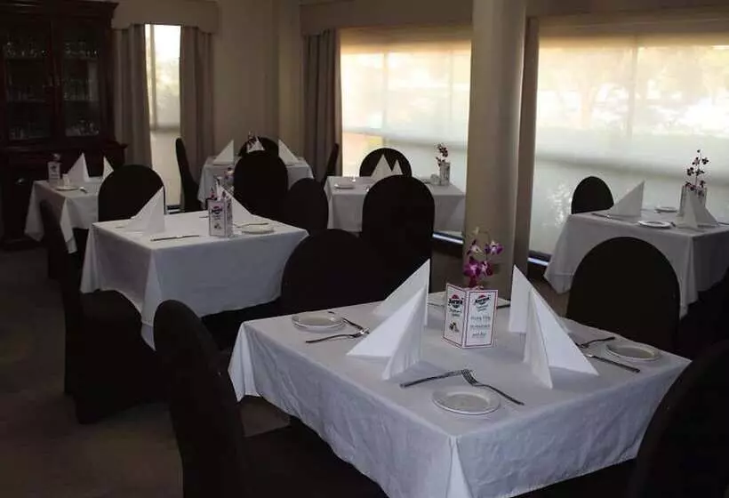 호텔 Hume Villa Motor Inn