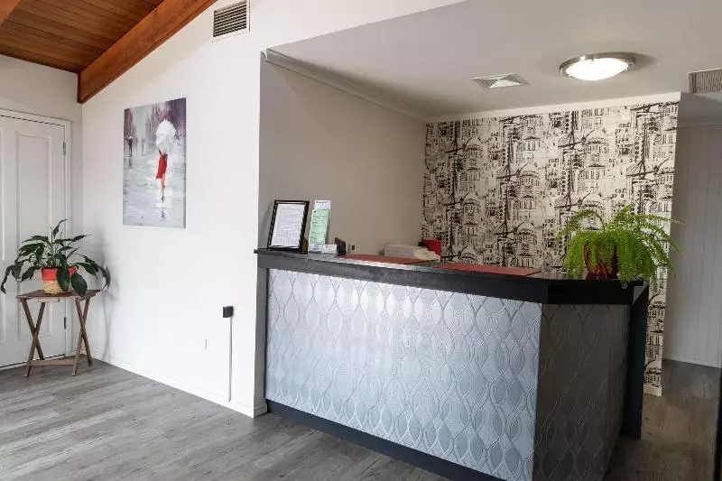 ホテル Lantern Motor Inn