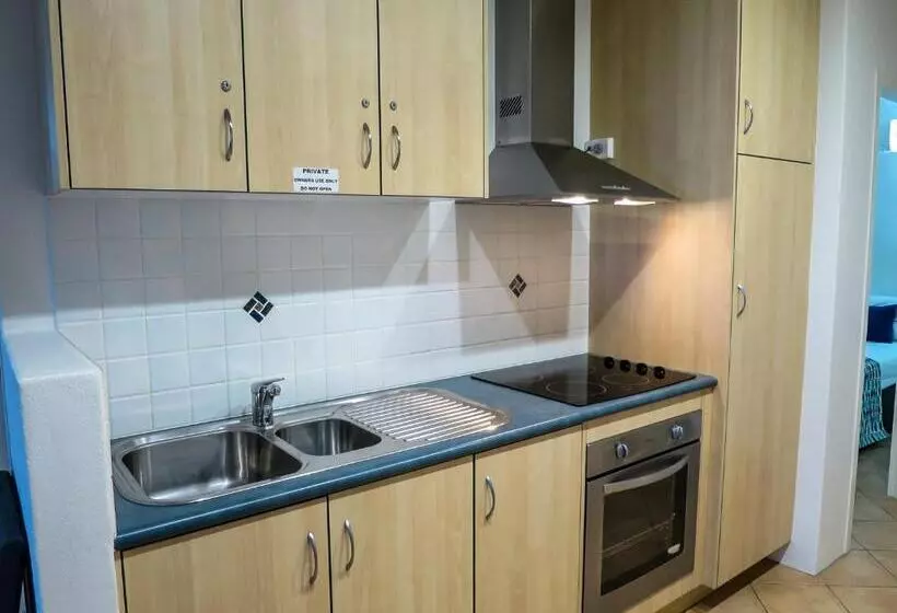 호텔 Marlin Waters Beachfront Apartments